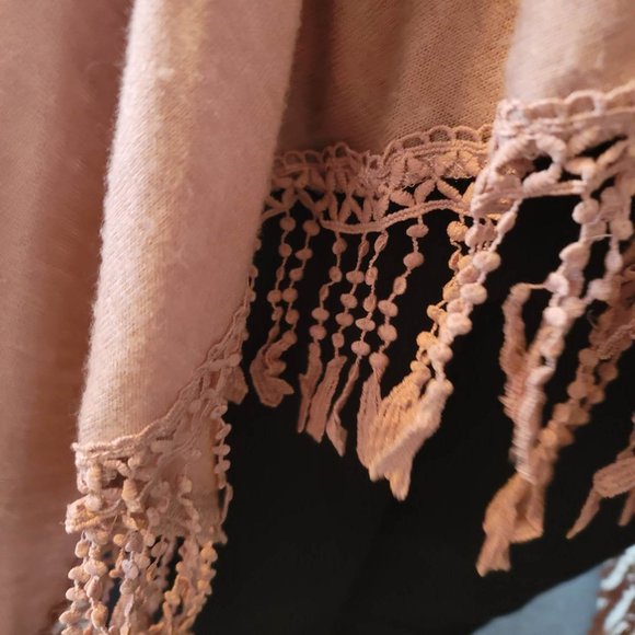 ROOMMATES light weight vest with fringe - Picture 3 of 7